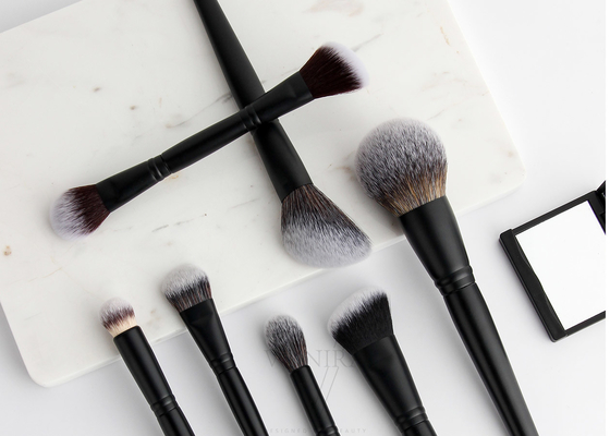 Bloost de Vonira Professionele Dubbele Gebeëindigde Make-up Borstel van Highlighter Bronzer van de Contourborstel de Tweezijdige met Zwarte Handvatten