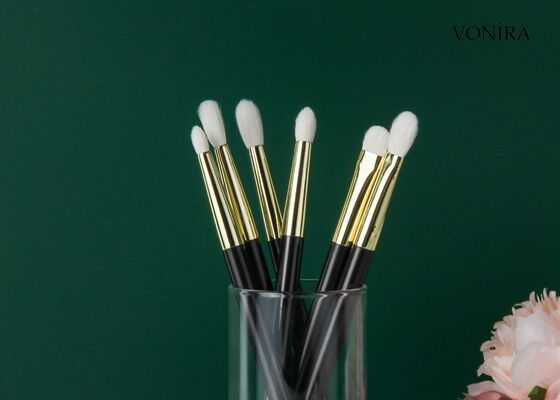 Vonira Custom Groothandel Natuurlijk wit geitenhaar Vlak donkerbruin Handvat Klein Detail Oogblending Make-up Borstel