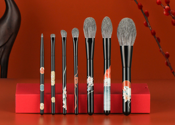 Professionele make-up blushkwast met hoogwaardige Taklon PBT synthetische haren en sterke, effen matzwarte koperen ferrule SA8000 en ISO9000 gecertificeerd